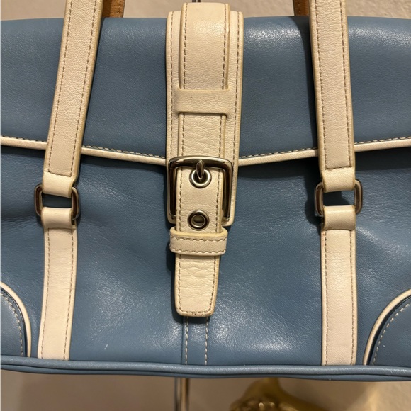 CoachBlueLeatherSatchelwithwhite LeatherTrim.NeedsCleaning.Hasa FewScratches.GUC - Picture 2 of 7